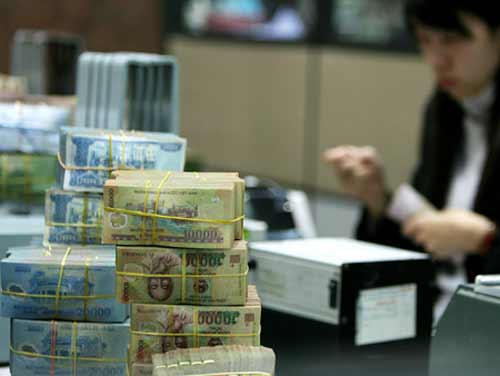 Người Việt Nam đang lo ngại sâu sắc về USD trong bối cảnh hệ thống tài chính của nước Mỹ tiếp tục ngập sâu trong rắc rối.